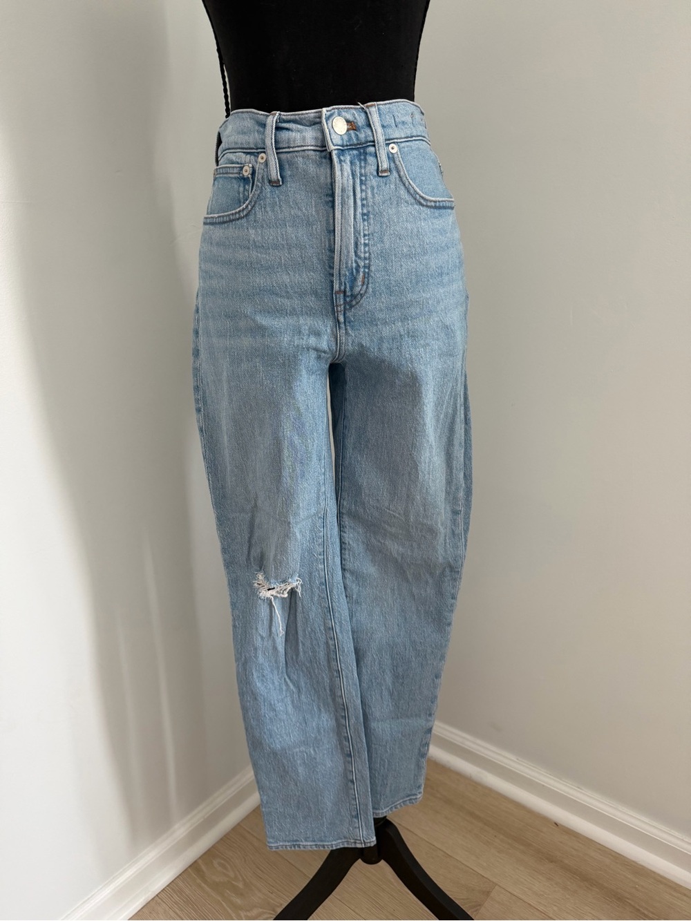 Madewell The Perfect Vintage Jean Size 27 Light Wash High Rise Distressed - Picture 2 of 8